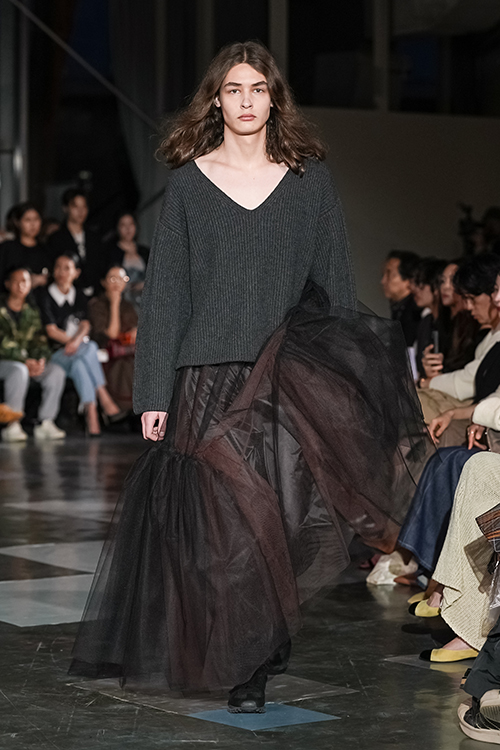 FASHION HEADLINE tweet media
