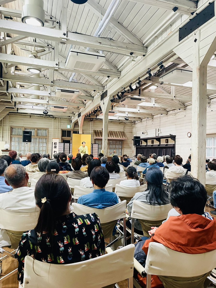 atelier_AMIGO's tweet photo. 2026.4.22(水) 第57回アミーゴ楽笑寄席 柳家わさび独演会 

🪭満員御礼🪭

一、OP トーク館長
一、やかん わさび
一、キカイ島 わさび
一、仲入り
一、松曳き わさび
一、EDトーク 館長,わさび https://t.co/FyIq9o5Nrl