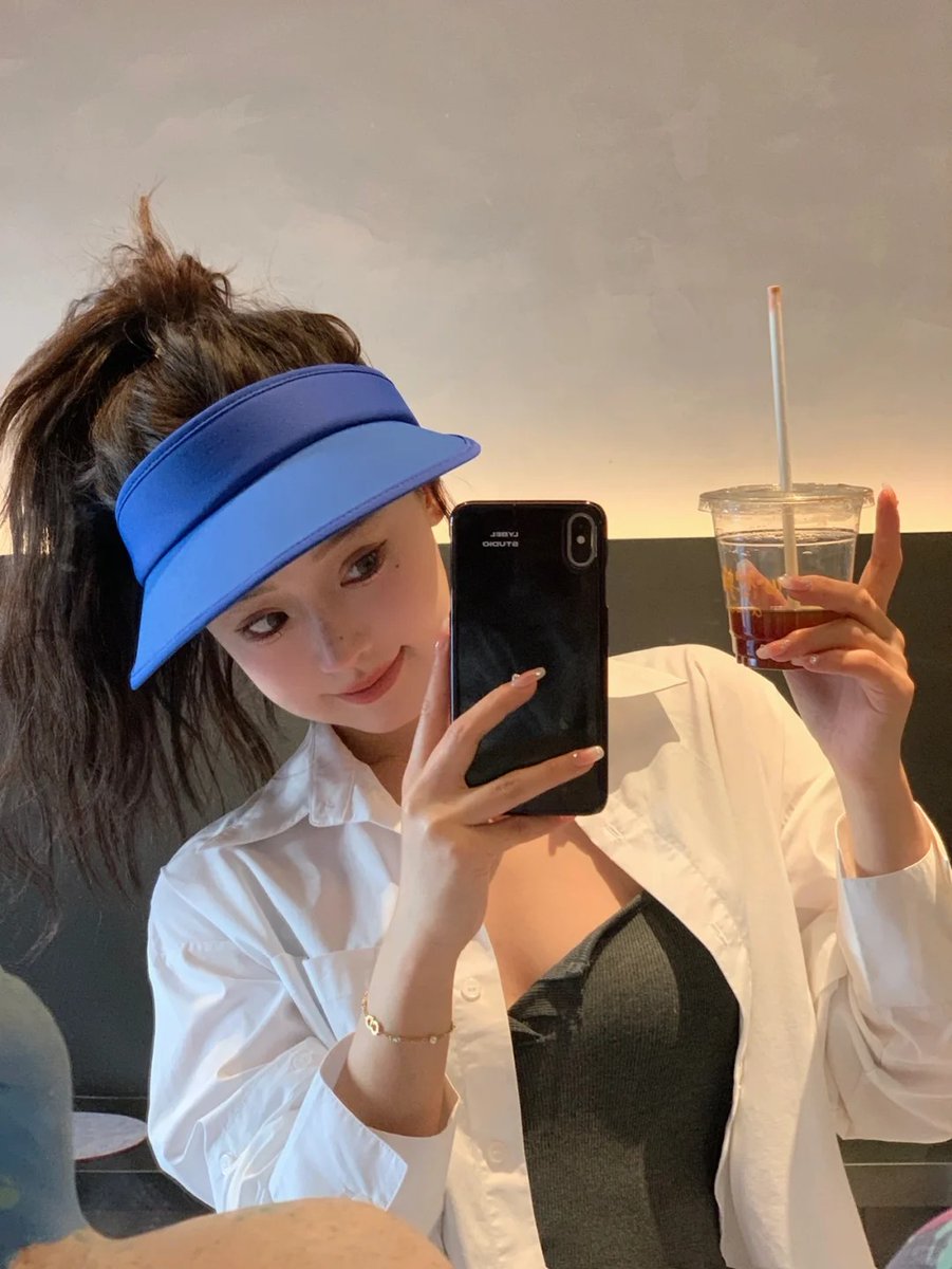 Boeee10's tweet photo. 做一个简单干净的人不纠结不抱怨不内耗安稳自在过生活 https://t.co/KZ00gAWiO6