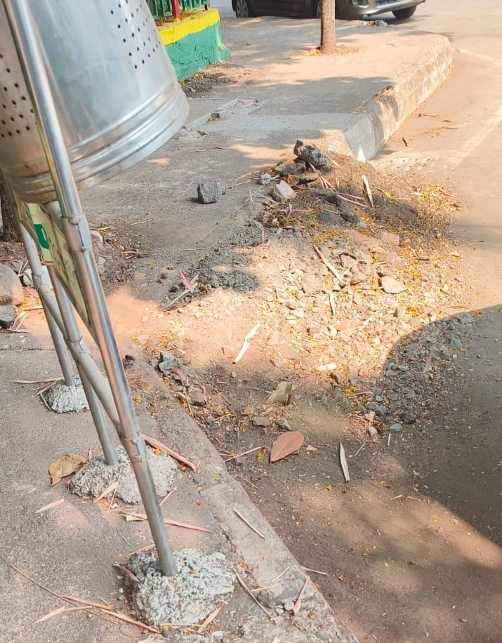 theaniketkurup's tweet image. @NMMConline @NMMCCommr @SwachhBharatGov Thanks for the quick clean-up! However, the debris from the monsoon drain cleaning needs to be picked up soon. Leaving it around defeats the purpose of the clean-up. 🧹🗑️ #Debris #CleanUp #Monsoon #CleanupNaviMumbai