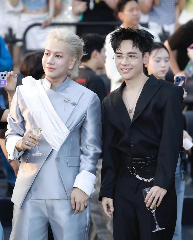 องครักษ์พิทักษ์หุ่ง tweet media