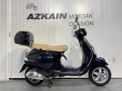Robada Vespa Piaggio 125 negra con cofre matrícula 8642HML por la zona de Los Remedios en Sevilla. Ruego difusión.