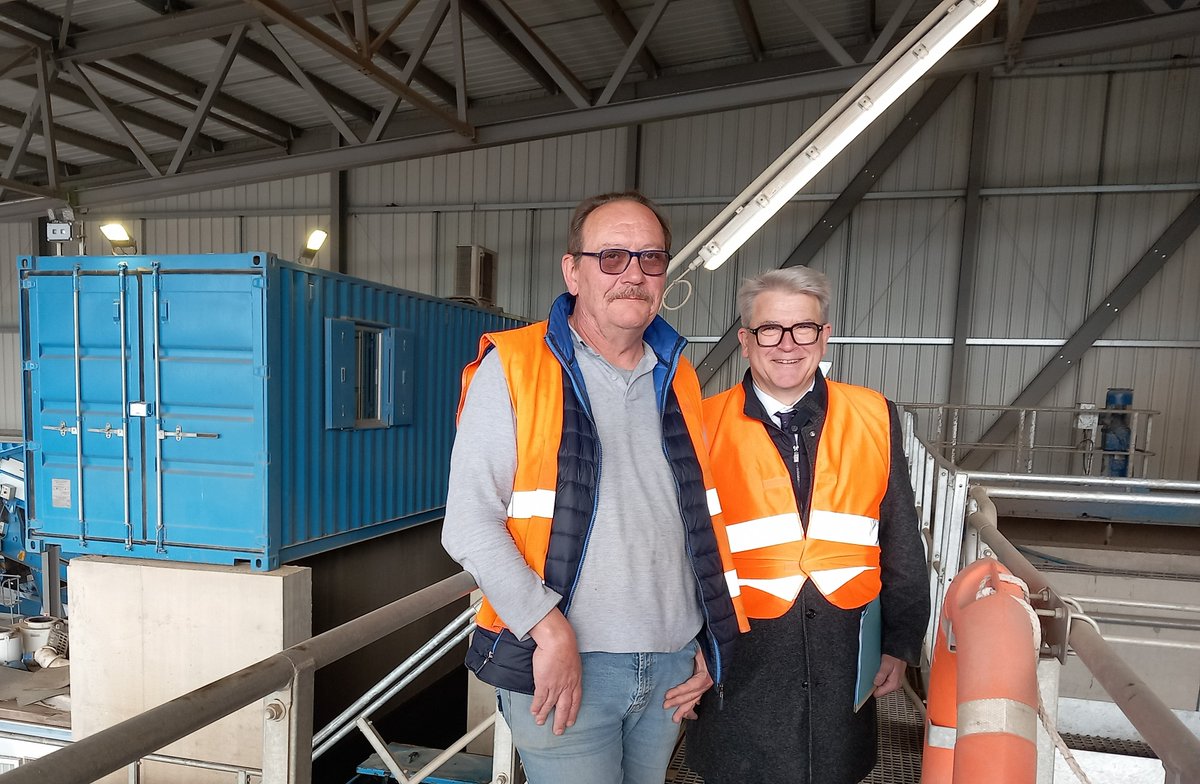 Prefet67's tweet image. #Economie | Michel Robquin, sous-préfet de Sélestat-Erstein, s’est rendu à #Scherwiller pour rencontrer l’entreprise VOGEL TP et visiter son centre de #recyclage VVK.📍

🏗️ Entreprise familiale engagée dans l’économie circulaire, VOGEL TP fait de chaque ressource un levier