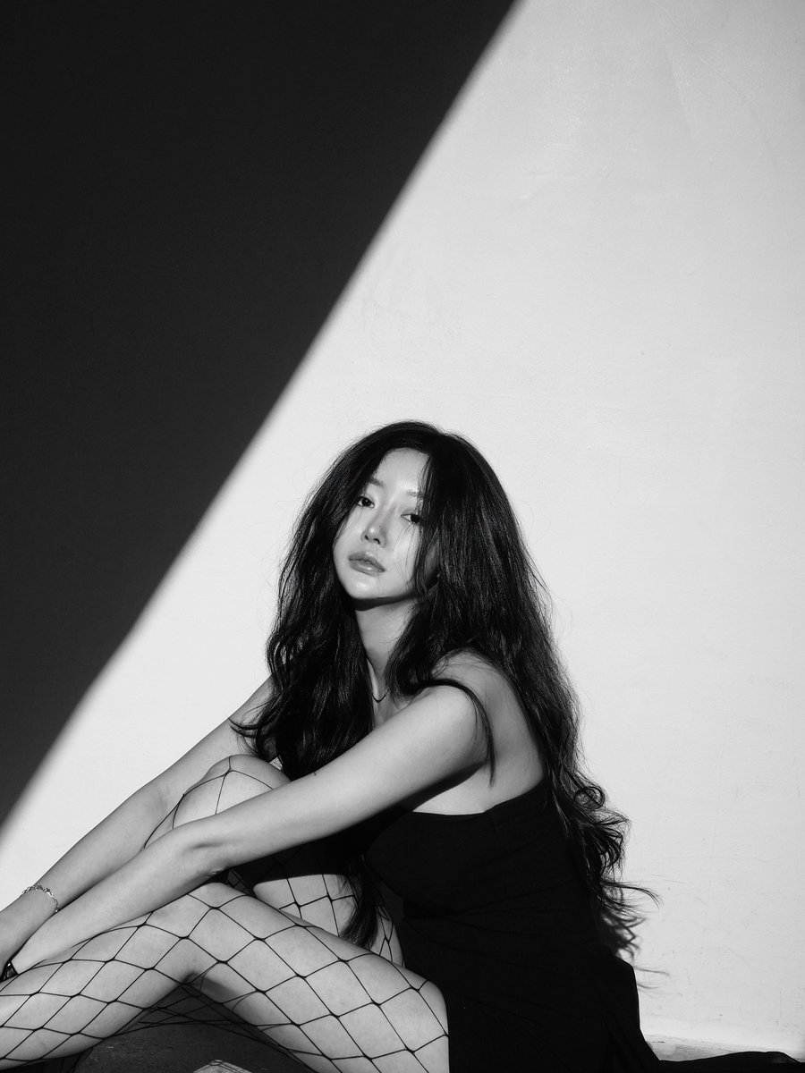 baobabapartment's tweet image. 이번컨셉은 쎈언니🖤
.
.
#프로필 #profile #makeup #프로필촬영 #헤메