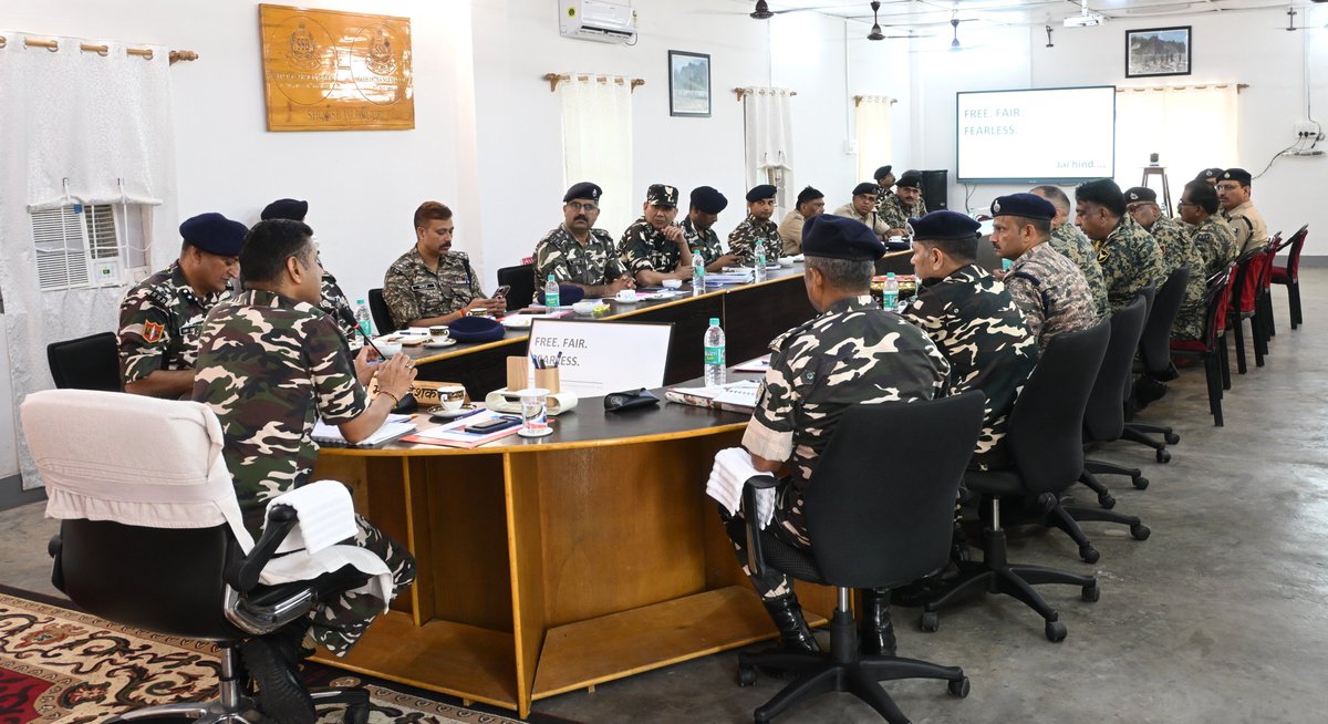 #DGSSBOnTour

Shri Sanjay Singhal, #DGSSB, chaired a review meeting with senior #CAPF officers and DFCs at SSB Sector HQ, #Jalpaiguri, to assess preparedness for the 1st phase of the West Bengal Assembly Elections 2026.

The focus was on coordinated efforts among security forces
