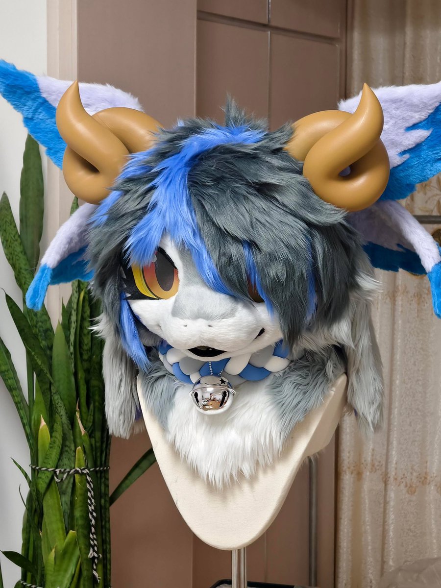 Emperorwolf3's tweet photo. Aaaaaa
Akhirnyaaa fursuit gw dah jadi 🥹🥹😭😭✨✨✨✨
And yesss i will debut my fursuit with my partner on IWAG2026
See you guys there ^^

Y’all go commish to Lizizi guys 👀✨
https://t.co/YzQ094AXW9

#fursuit #furry https://t.co/pMAjOyhPTx