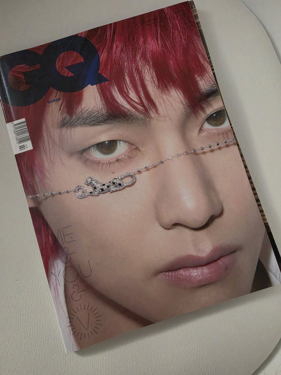 Would have never believed I would find myself walking around Tokyo with a reader who has become a dear friend just to turn our heads and see red tae in front of us like how does the universe work