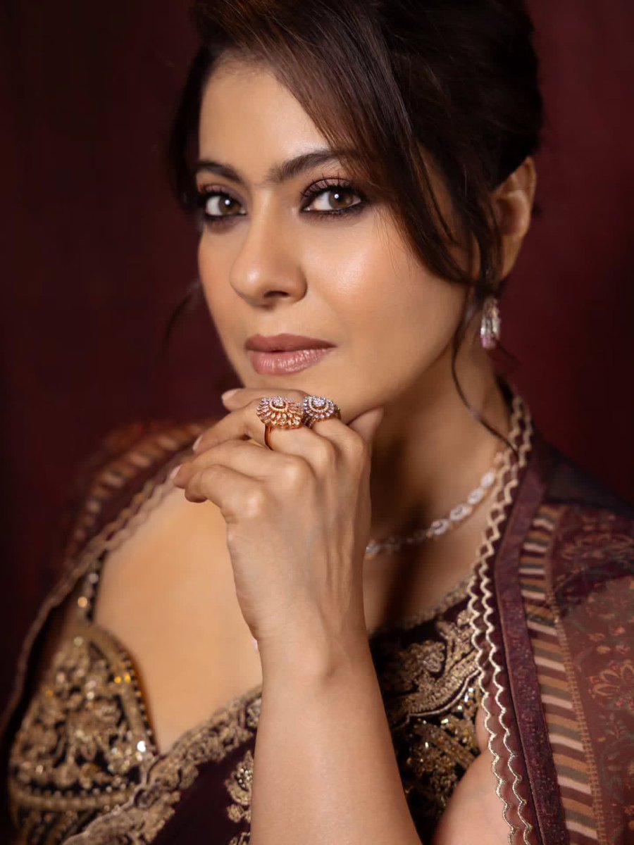 Weekendvibes_'s tweet image. Kajol Devgan ✨🥰

#Kajol #KajolDevgan