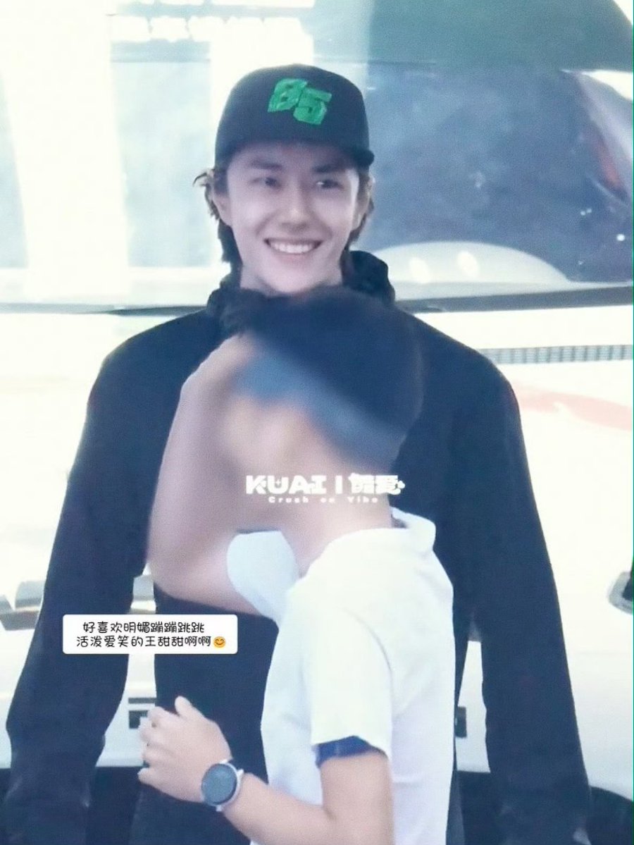 王•花 tweet media