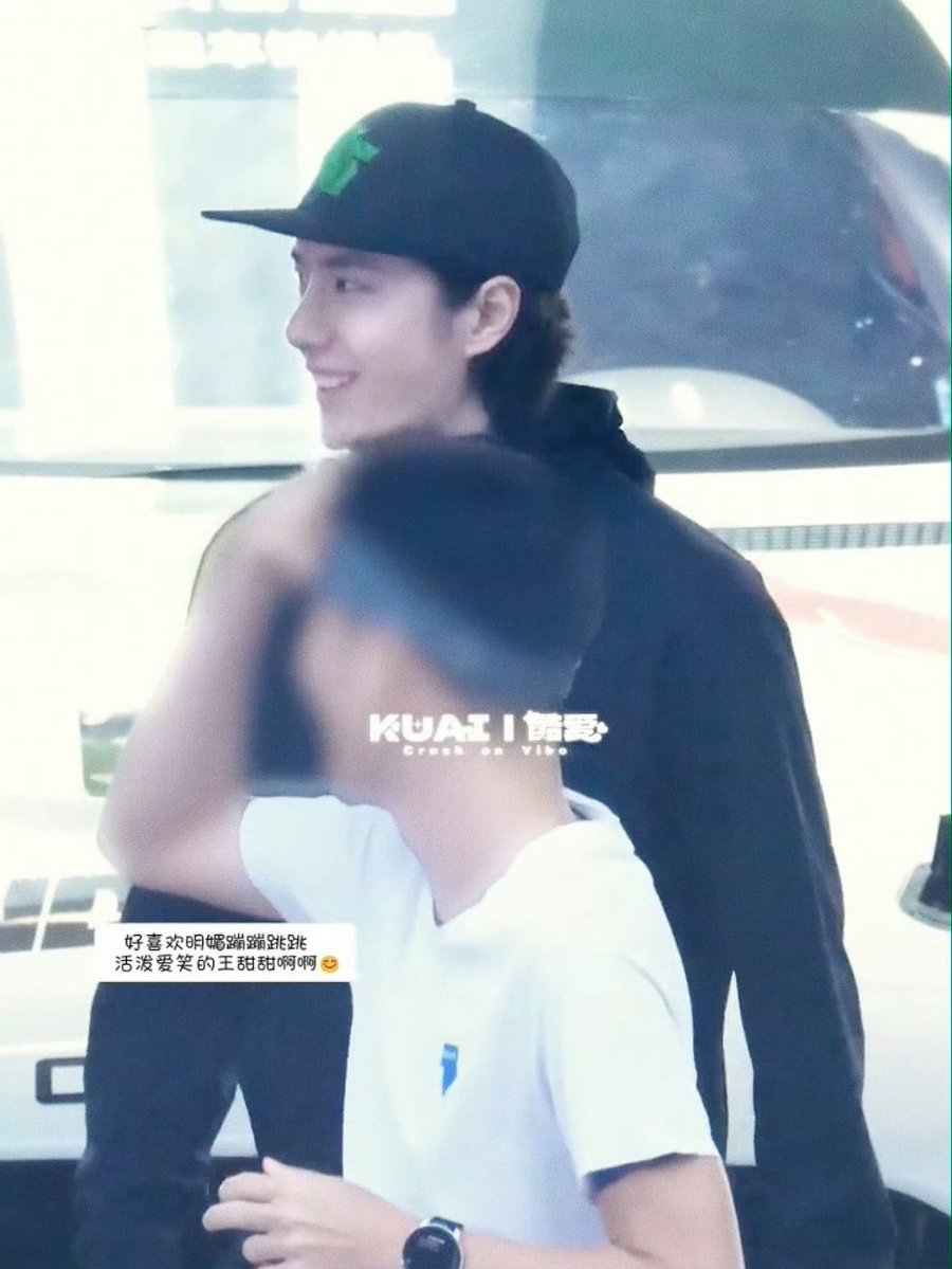 王•花 tweet media