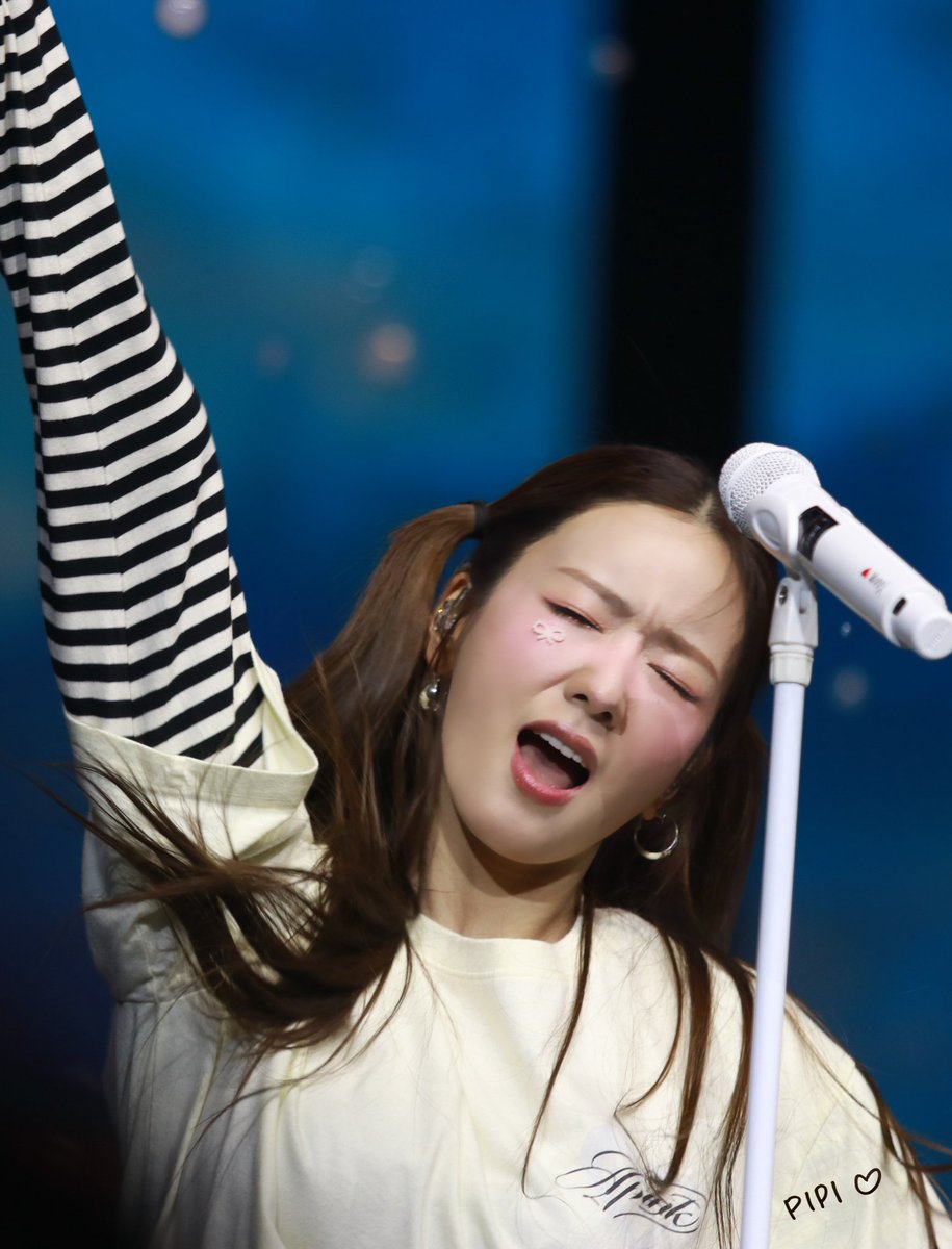 pipi_sping's tweet image. 260411 The Origin : APINK Concert in Kaohsiung
무대에서 행복한 보미🥰
#에이핑크 #윤보미 #Apink #Bomi