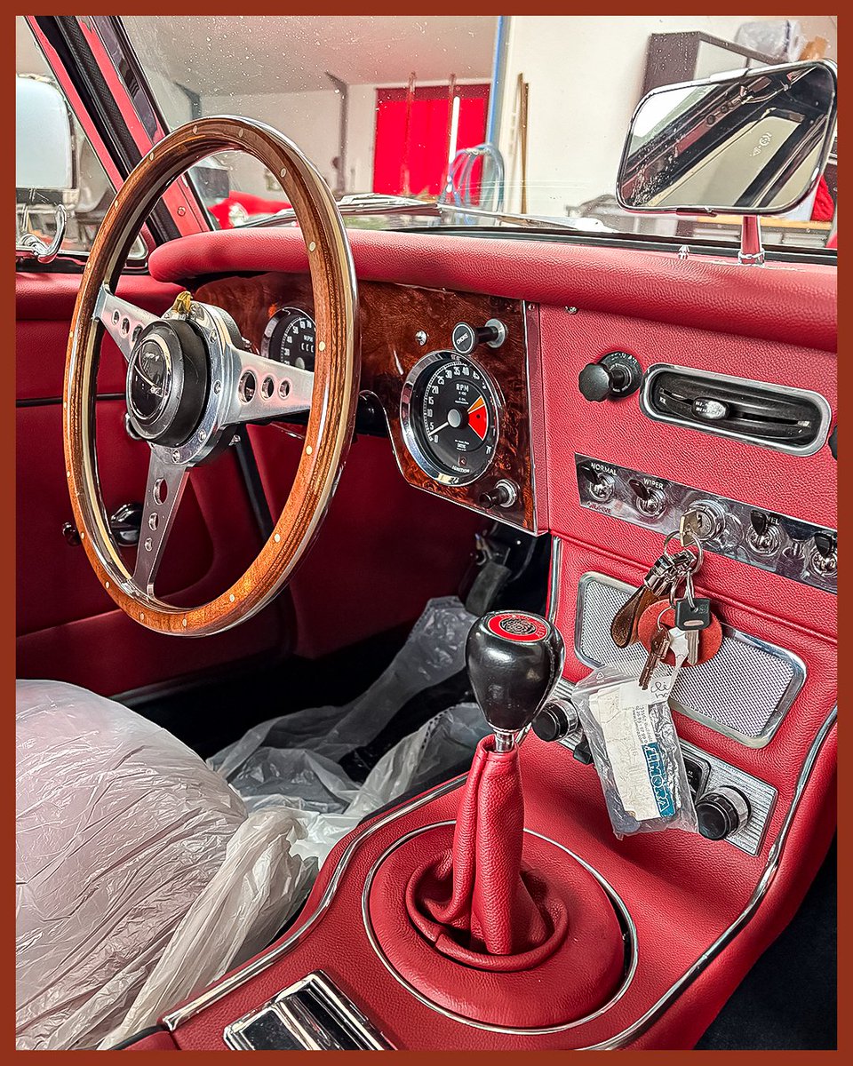 AHSparesLtd's tweet image. A Healey brought back to life.

Gilles Magot in France has completed the refurbishment of his Austin Healey 3000 MK3 BJ8. A superb result.

Working on your own? Share your restoration journey: visit.ahspares.co.uk/x-180226

#AustinHealey #ClassicCars #Restoration