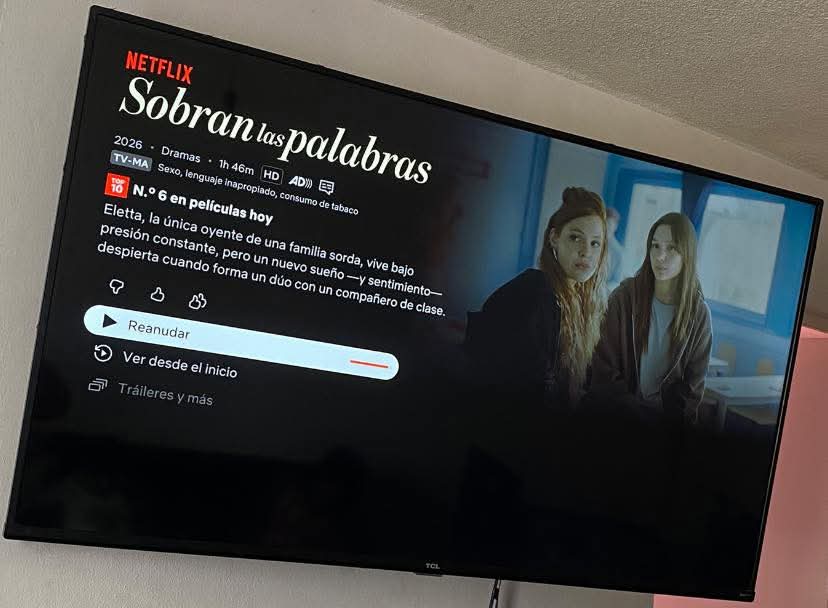 (Sobran las palabras) me encanto esta película recién añadida a Netflix tienes que verla es el remake de la familia belier 10/10 🍿🥤