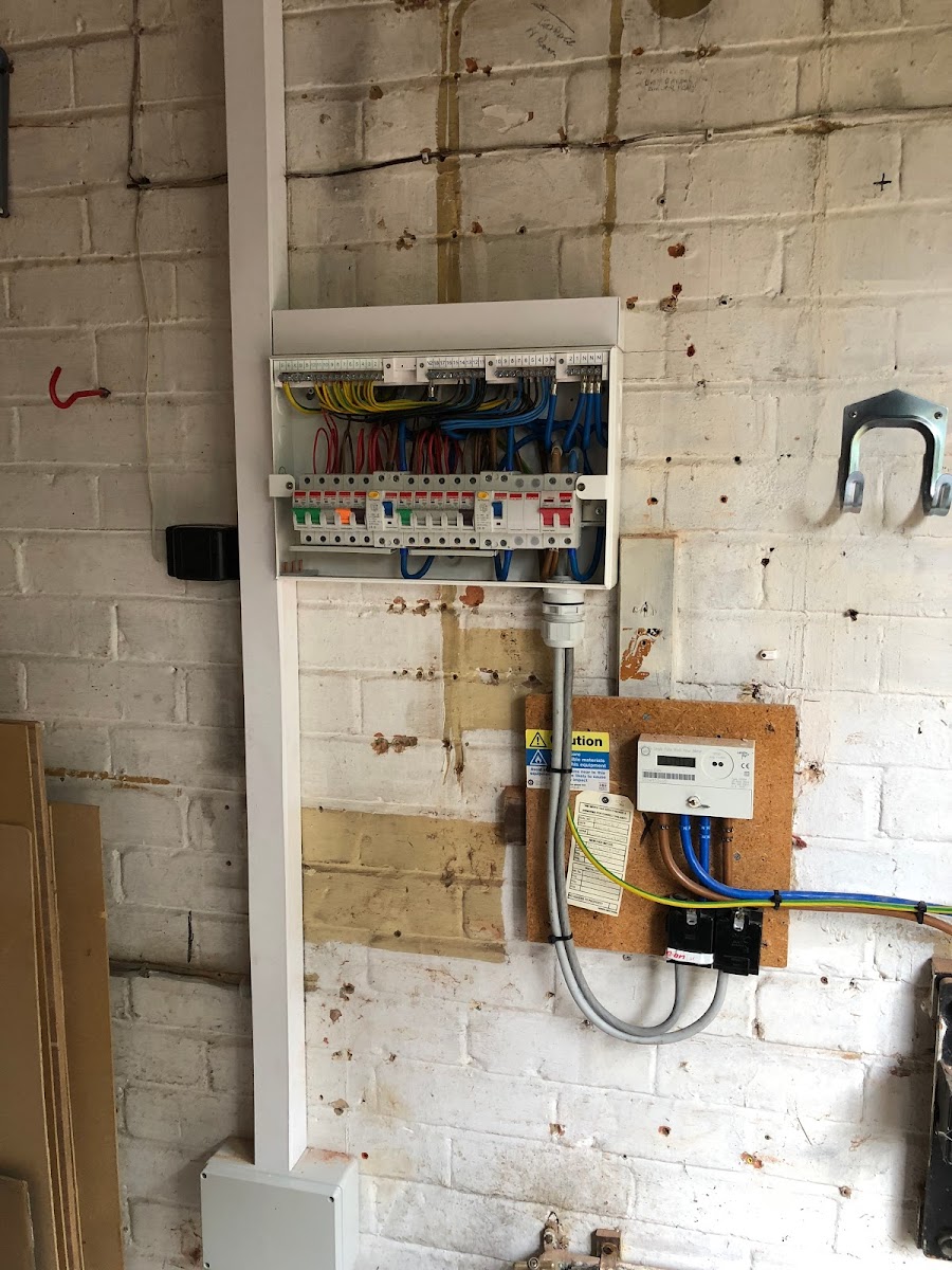 guide_your57862's tweet image. Barlow's best electricians - rated by local customers: yourlocal.guide/electricians/u… #Barlow #Derbyshire #Electricians