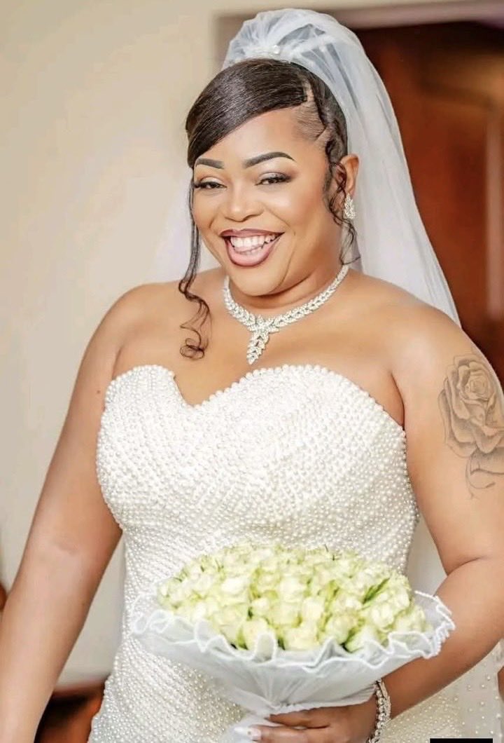 wembi_steve's tweet image. #RDC: 🛑‼️🚨L’influenceuse Denise Mukendi Dusauchoy a contracté son septième mariage avec monsieur X dans un pays africain. “Cette union sera la dernière. Je compte désormais me consacrer à mon foyer, tout en poursuivant mon combat contre la tyrannie de mon frère