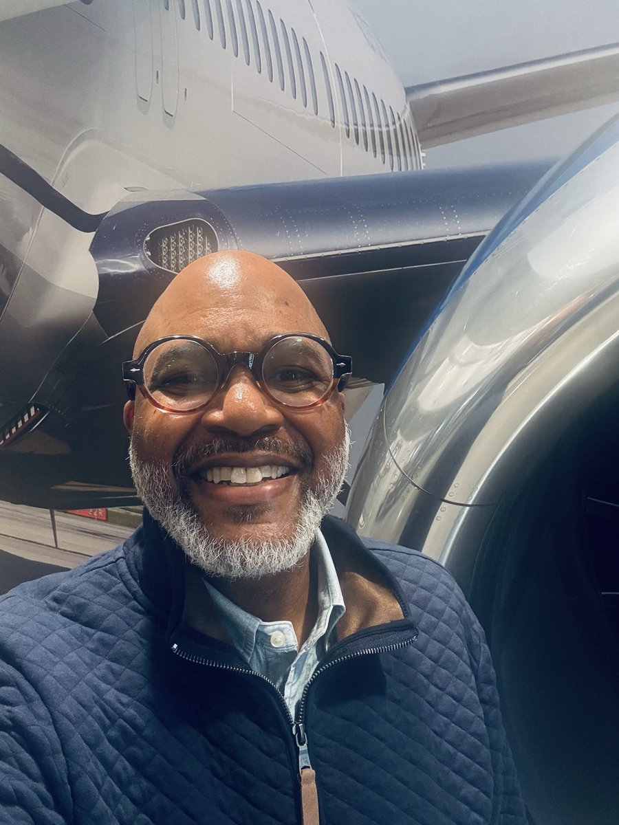barryjenk's tweet photo. Good Wednesday Morning 🌞. Back in the office today. Wishing you a safe, beautiful, peaceful, marvelous, and Wonderful Wednesday. https://t.co/Og5cOZg6Ih
