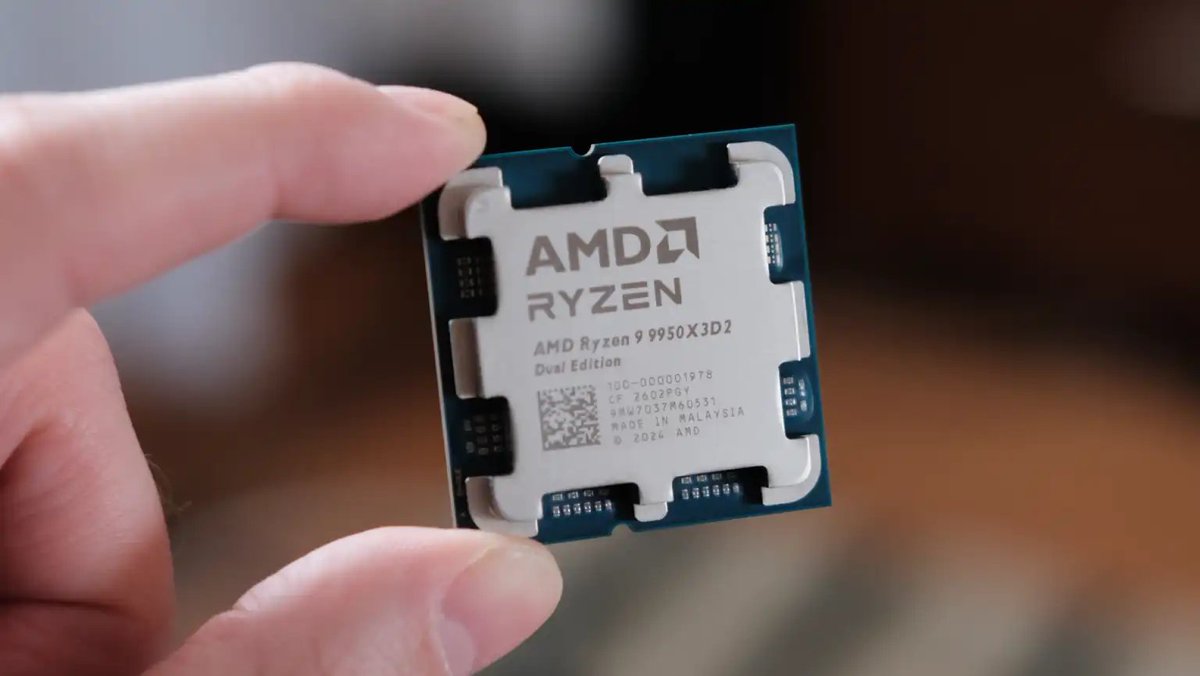 PCWorld tweet media