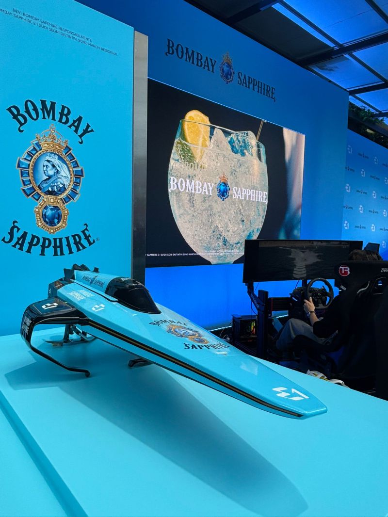 BadassXR's tweet image. Bombay Sapphire x @E1Series in Milan 🇮🇹⚡

Bringing fans closer to the action with eSims - blending premium brand experience with cutting-edge sport + gaming tech.

This is what happens when brands collaborate to truly engage fans, not just reach them.

#E1Series #BombaySapphire