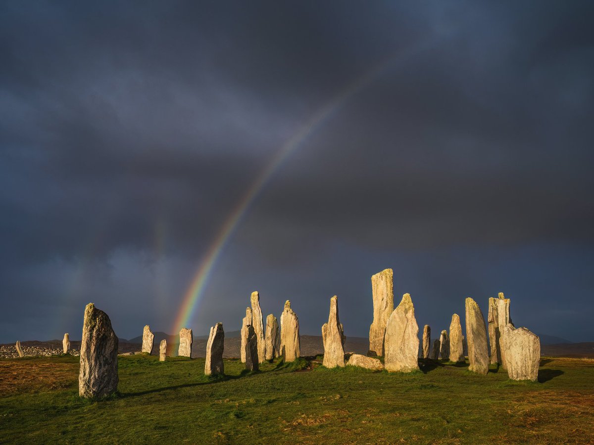 Schoenberger_K's tweet image. Scotland
The Third Rainbow. Just back from a magical tour to the Hebrides, the western Isles of Scotland. The Callanish Stones, a 5k years old stone circle, were high on our list. 

#landscapephotography #landschaftsfotografie #outerhebrides #callanishstones