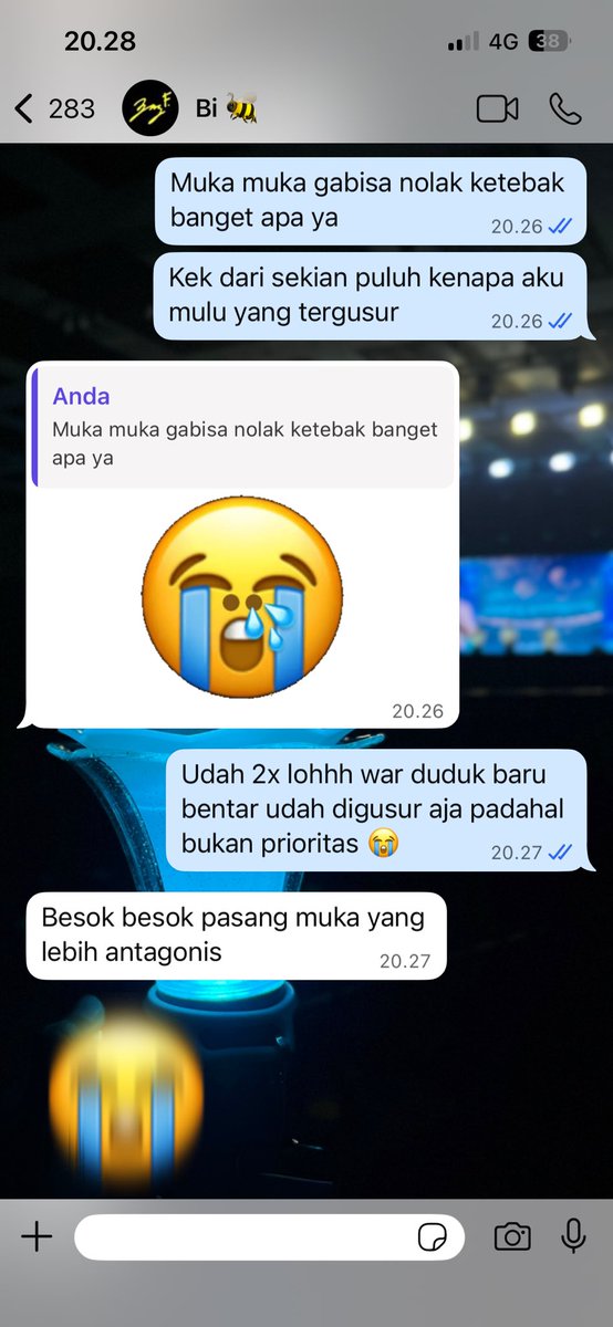 haheiii's tweet photo. Derita people pleaser naik kereta Nambo yang super langka 🥲 bukannya ga ikhlas, tapi kek dari sekian banyak kenapa selalu w yang kena 😭 bener-bener harus gimmick tidur tiap naik kereta kah :( https://t.co/ef1LoMBdG2