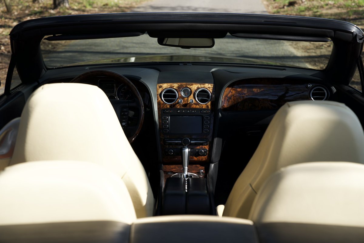 Dealer_Szamocin's tweet image. #Bentley continental GTC