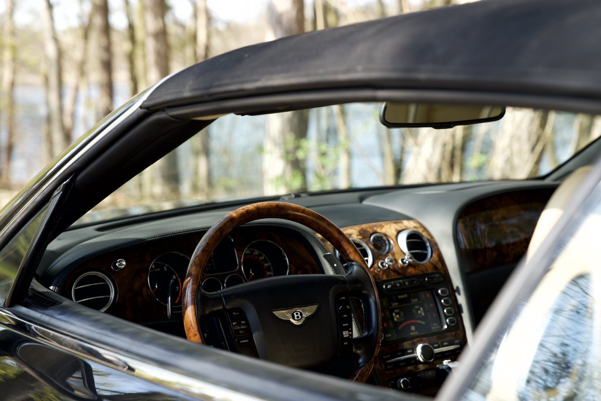 Dealer_Szamocin's tweet image. #Bentley continental GTC