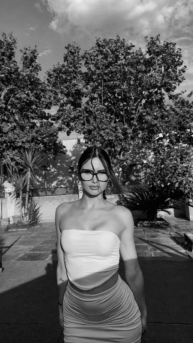 Melanie tweet media