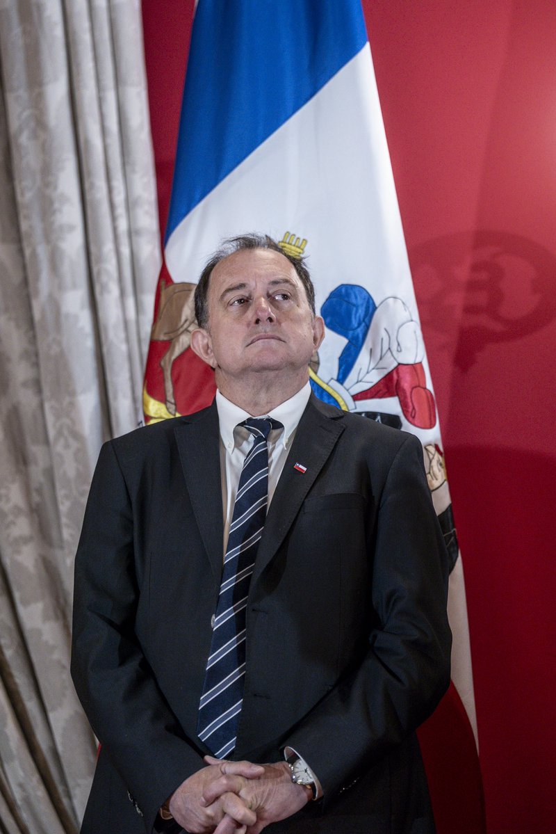 Hoy el <a href="/PresidenteKast/">José Antonio Kast Rist</a> y el <a href="/MinistroQuiroz/">Jorge Quiroz</a> firmaron el proyecto de Ley de #ReconstrucciónNacional.

Las catástrofes han marcado nuestra historia, pero también han impulsado cambios profundos. Hoy tenemos el desafío de reconstruir las regiones del Biobío y Ñuble, y hacerlo bien.