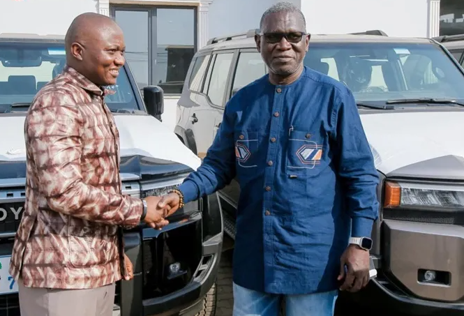 FFables26985's tweet image. La société minière AGB2A-GIC renforce sa mobilité opérationnelle à Conakry avec la remise de 5 Toyota Land Cruiser Prado à ses cadres, dans le cadre d’une stratégie de modernisation et d’efficacité.

 #Bauxite #AGB2AGIC #Logistique