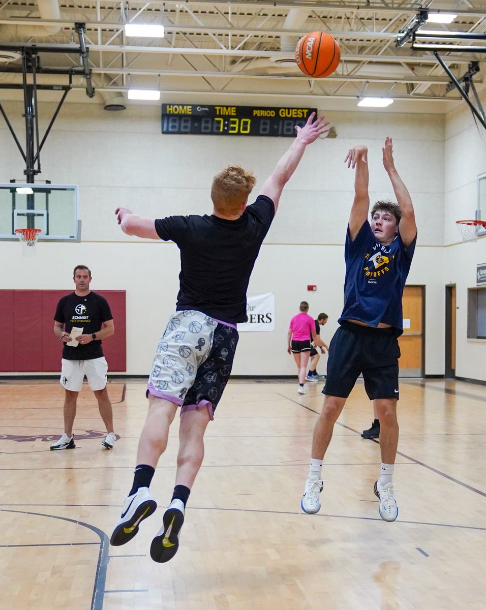SchmidtPerform's tweet photo. 🏀 We’re kicking into full gear at Schmidt Performance!

Coming up next: our Basketball Clinic + Coach Education led by Coach Jeff Schmidt & Coach Kerri Kuzbyt

📅 June 8–10 📍 Loveland, Colorado 👉 Link in bio to sign up!

At Schmidt Performance, we don’t just train—we train with purpose. Every session is intentional, every movement designed to push you closer to your goals. Whether you’re chasing strength, speed, endurance, or confidence, you’ll find a team here that shows up, puts in the work, and supports each other every step of the way. 🔥

📷:@paige_shoots