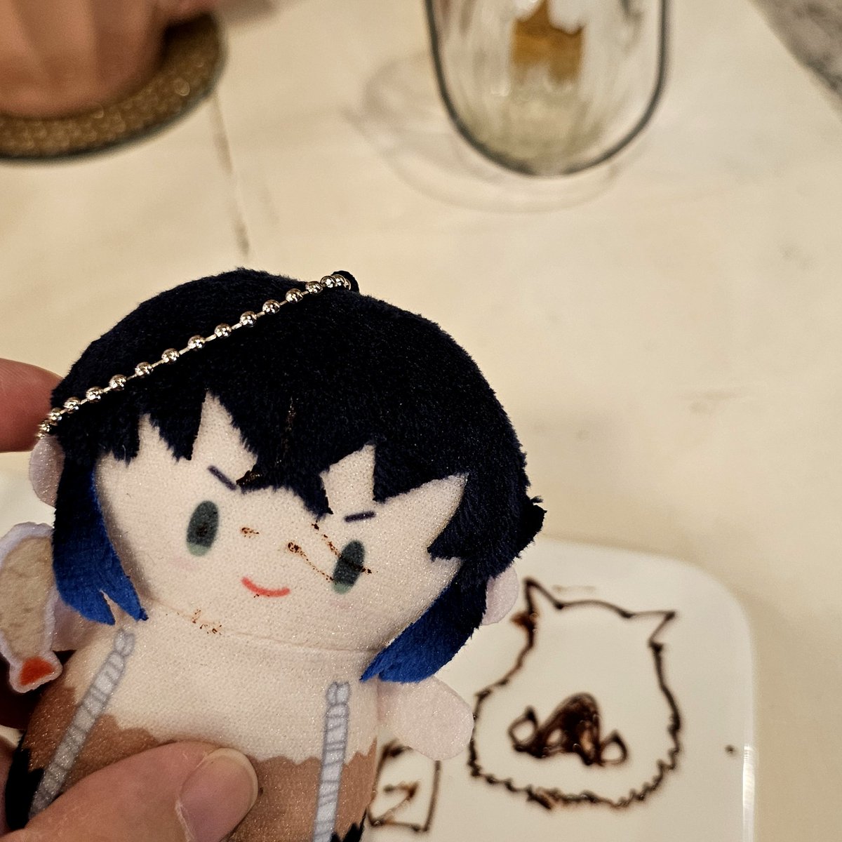 wen_d_0617's tweet photo. 伊之助と食べ物の写真を撮るたびに、伊之助は必ず食べ物に頭から突っ込むんだ🤣🤣🤣  

たぶん私が撮るのに時間かかりすぎて、お腹が空いちゃったのかな？ https://t.co/rAnswphFuY