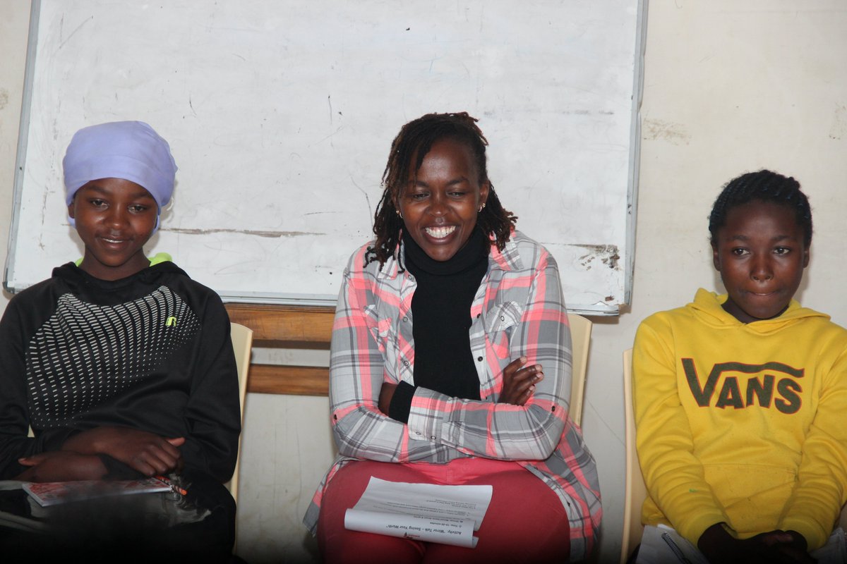 Simamaproject's tweet image. Within these safe, supportive spaces, they are learning to express themselves, build confidence and embrace their true value.

#SimamaProject #Education #Empowerment #GroupTherapy #BuildingSelfEsteem