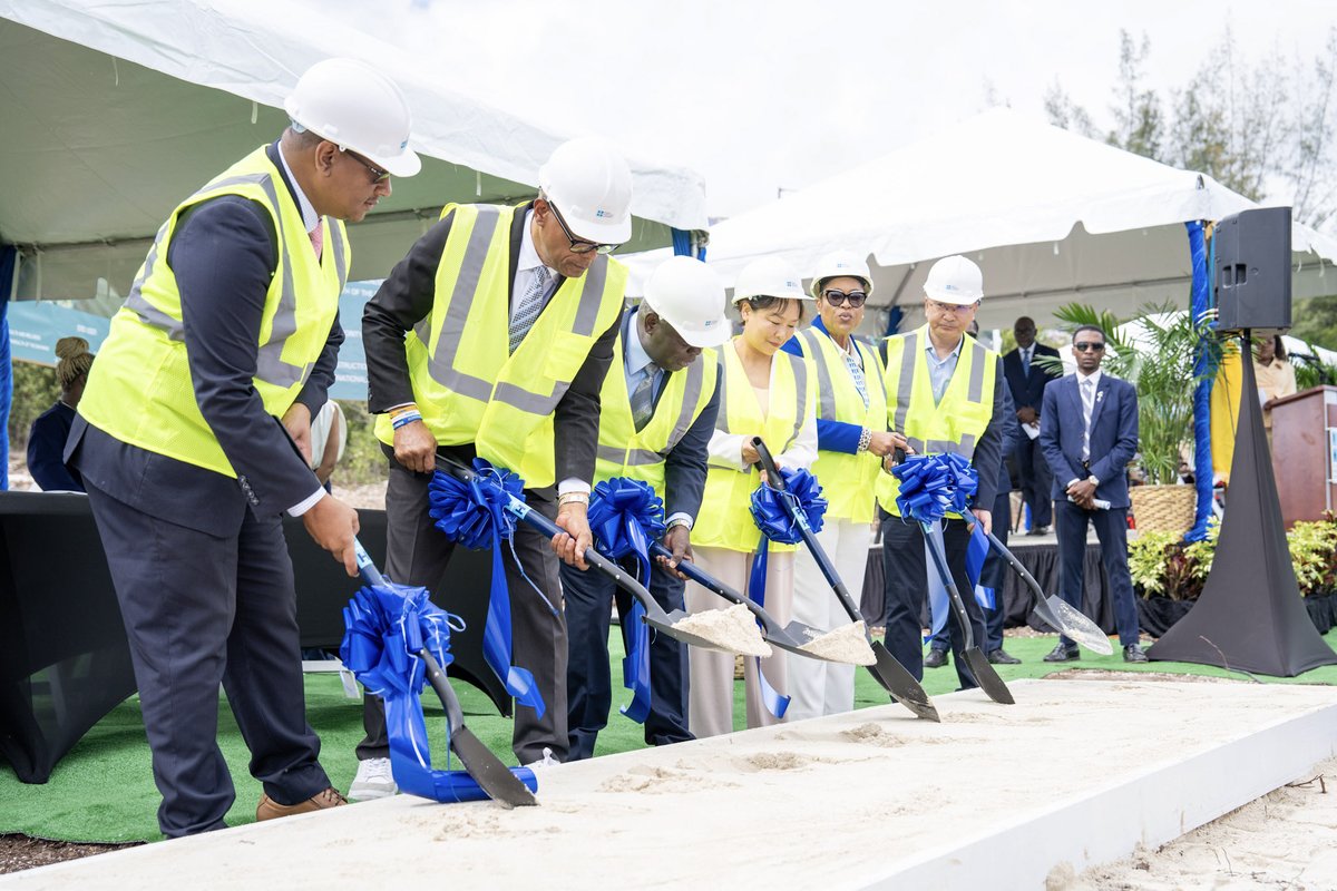opmthebahamas's tweet image. The Bahamas Hospital - another progressive step towards building a modern health system.

Better outcomes. Earlier care. Wider access.

Built for today. Ready for tomorrow.

#healthcare #progress #Bahamas