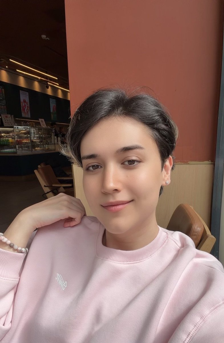 Alina tweet media