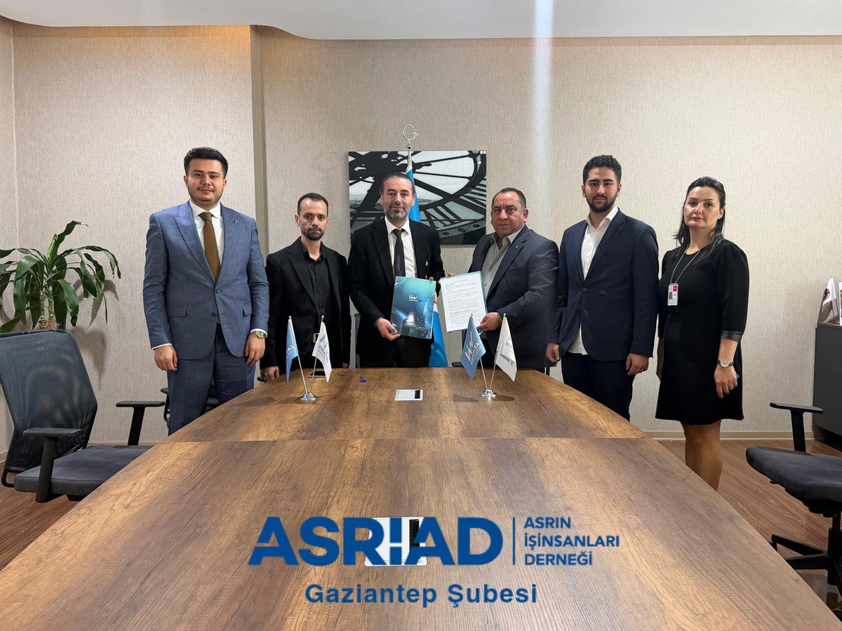 AsriadG's tweet photo. ASRIAD Gaziantep olarak üyelerimize değer katmaya devam ediyoruz 

​Liv Hospital Gaziantep Genel Müdürü Sayın Cemal Çaparuşağı’nı ziyaret ederek, ASRIAD Gaziantep üyelerimize ve birinci derece yakınlarına özel avantajlar sağlayacak "Sağlık Hizmetleri İndirim Protokolü"nü imzaladı https://t.co/xOuKmbY2Ll