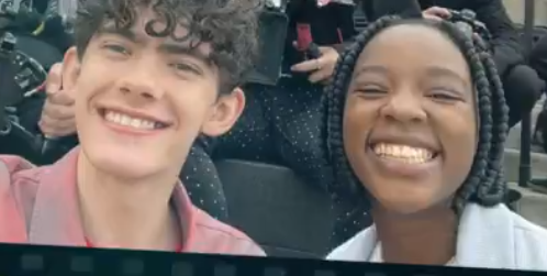 loveparissquad's tweet photo. 📷 Little Thread to post some of the new (blurry and cropped) behind the scene pictures we got in the video [1/5] https://t.co/Gds8qWExg4