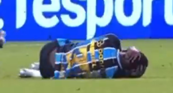 generinho's tweet photo. @skarl8 @DataFutebol caralho que rosto diferente https://t.co/QAKGGdsUzX