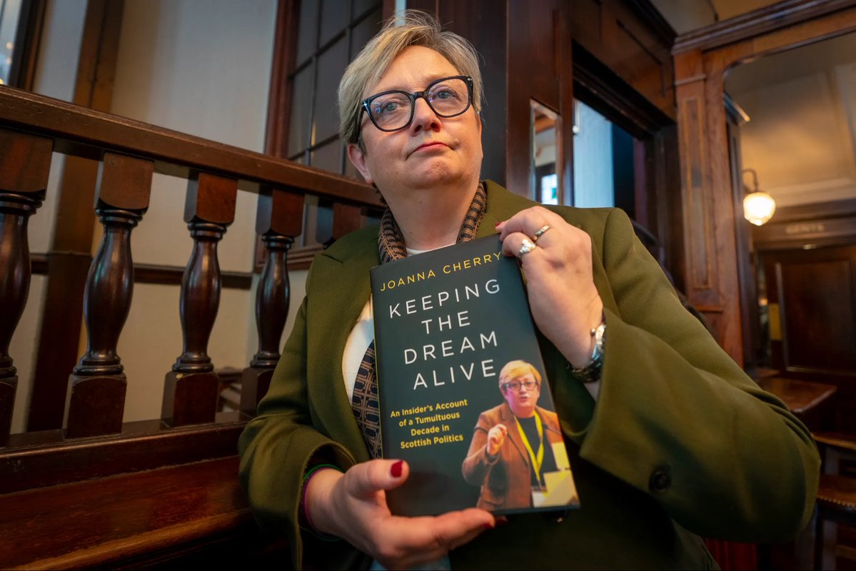 Joanna Cherry has claimed that her book is already a “bestseller” yet sits at 260 in the Best Sellers list on Amazon 🤣🤣🤣
