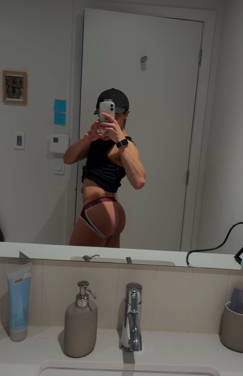 twinkbttm29's tweet photo. Post legs 🏋️‍♂️ https://t.co/qF1bD9kUcs