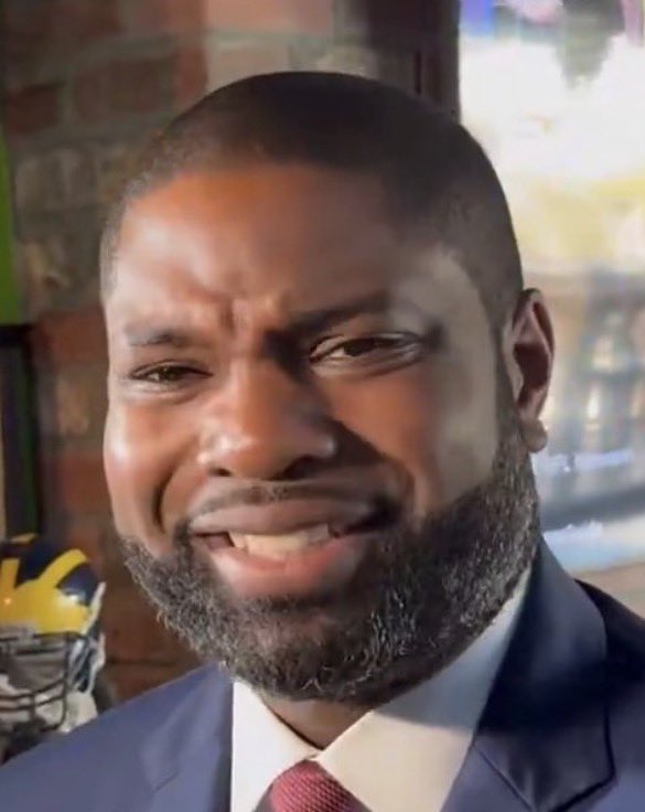 1Nicdar's tweet image. The only executive experience Byron Donalds has is the time he spent as a self employed drug dealer. 

Florida has to do better.