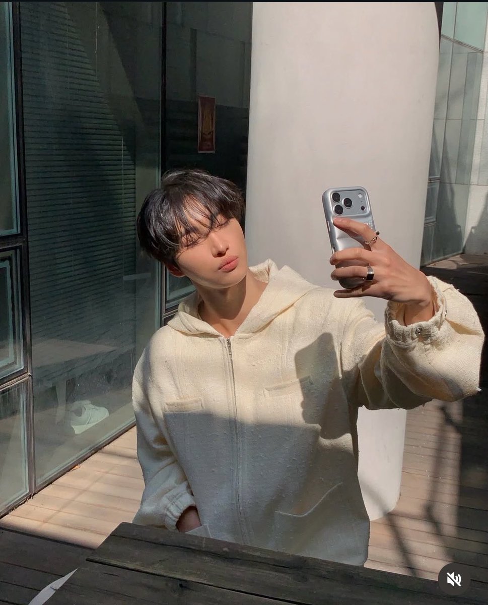 HAPPYY BIRTHDAY TO ME🎉 можете лопать шарики 🥺

И чудесный мужчина сделал мне подарок 😭