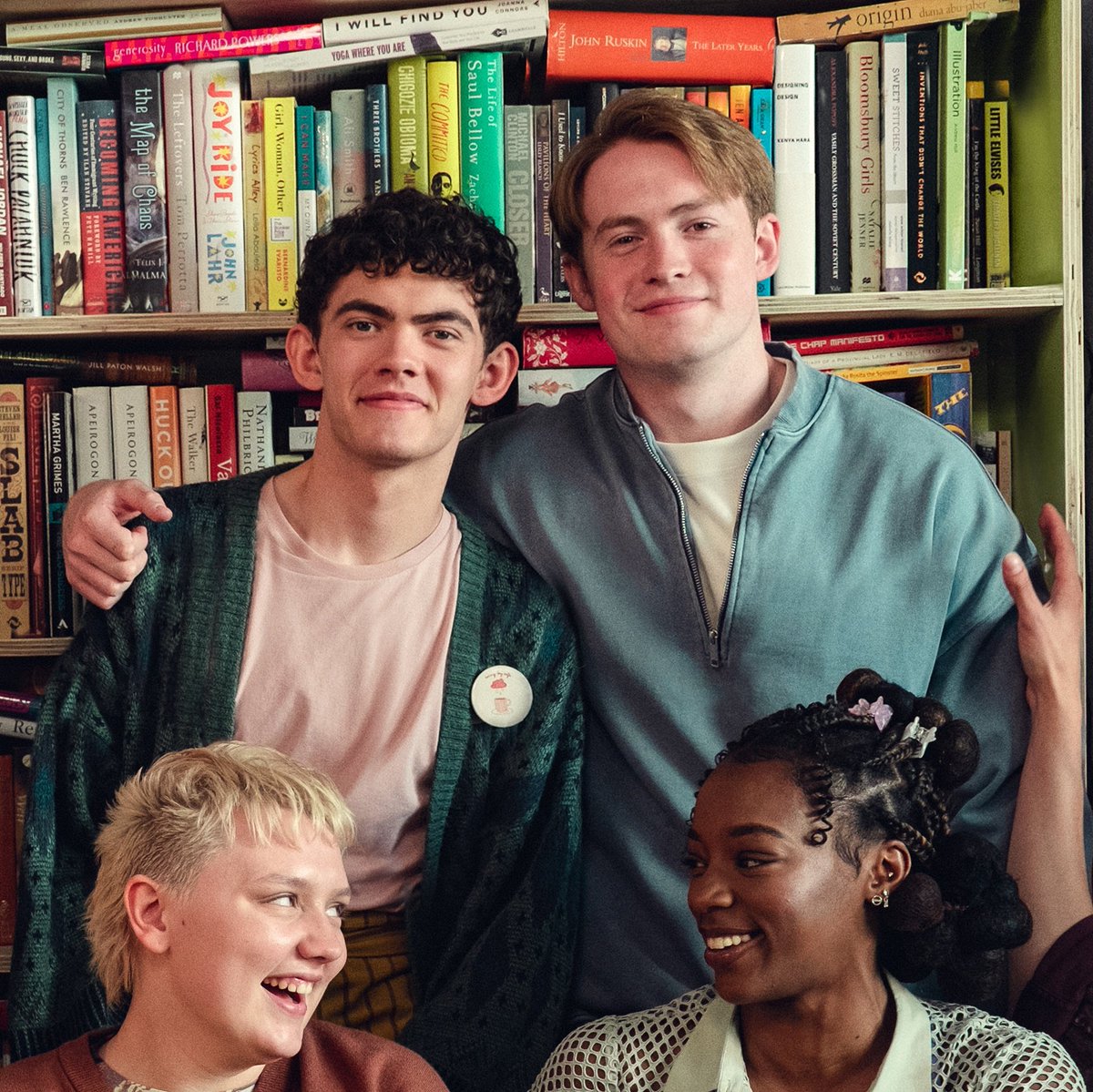 feyheartstopper's tweet image. MY BABIES ARE COMING BACK!!! 😍🍂
#heartstopper #nickandcharlie