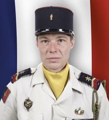 PsyGuy007's tweet image. ⚫️ 🇱🇧🇫🇷 HOMMAGE : Le caporal-chef Anicet Girardin, du 132e régiment d’infanterie cynotechnique de Suippes.

Engagé au sein de la FINUL au Liban, il a été grièvement blessé le 18 avril dans l’embuscade de Deir-Kifa, avant de succomber ce matin des suites de tes blessures.

Il a