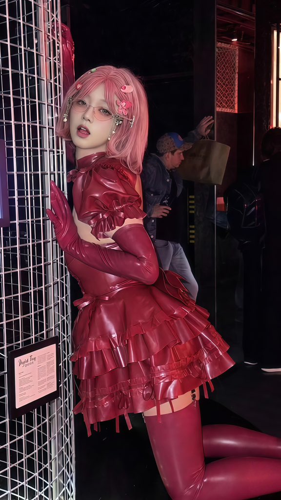 safeinaaaa's tweet photo. 想吃车厘子吗🍒

🧤🧦from @MeowLatex 
👗@VVISAGE_STUDIO 

#亚逼 #Y2K #胶衣 #Latex #Fetish https://t.co/s0w4LlmKPz