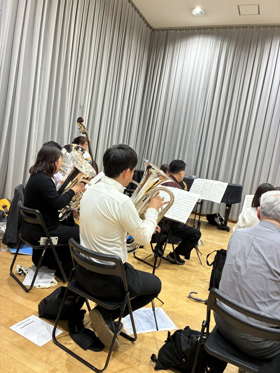 progresswind's tweet photo. ウインドアンサンブルプログレスです🎶
スプリングコンサートも無事終演し、本日から吹奏楽祭に向けての練習を行っております。本日はオーボエ、フルート、トランペット、トロンボーンの見学者も来られました👏✨️入団もお待ちしてます😊

#団員募集中
#サックス
＃ホルン
#チューバ
#パーカッション https://t.co/znnL4waH8k