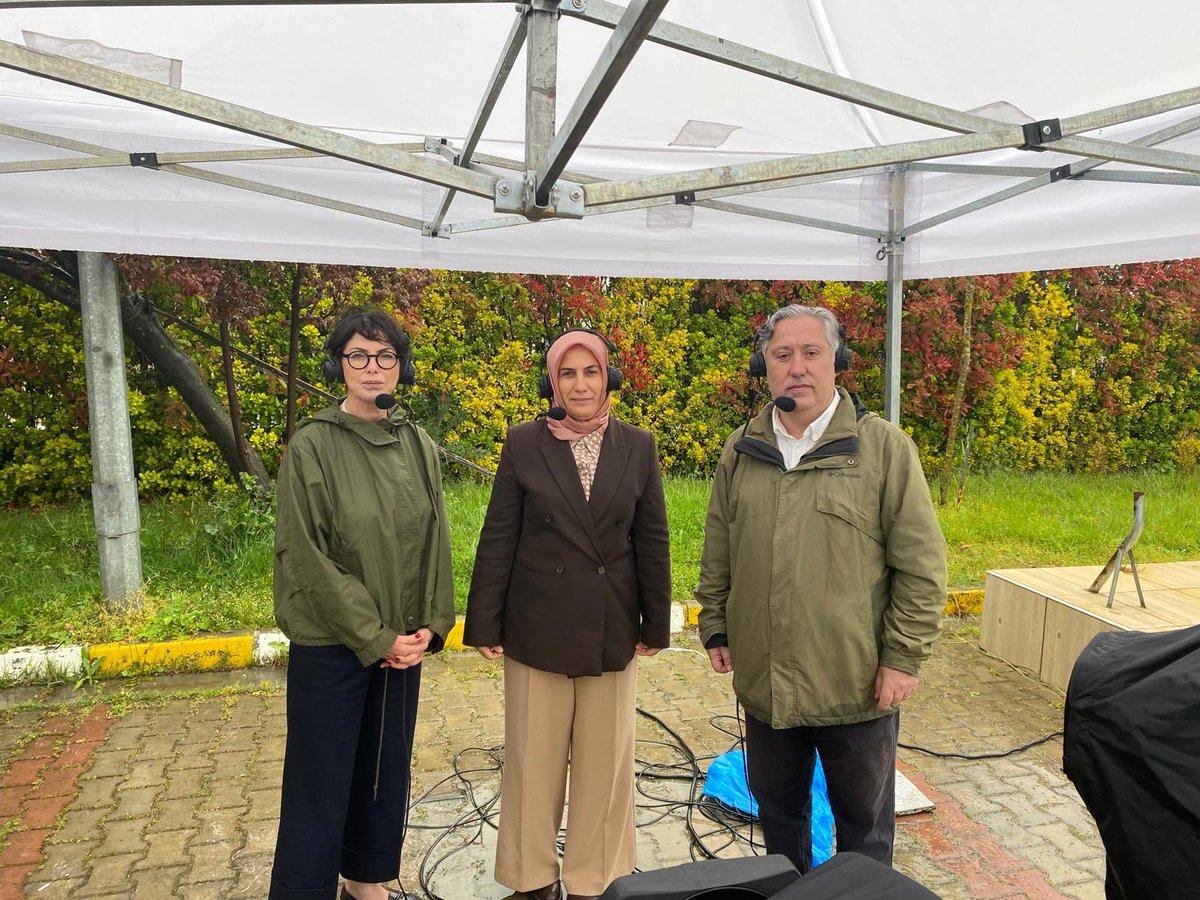 emine uçak tweet media