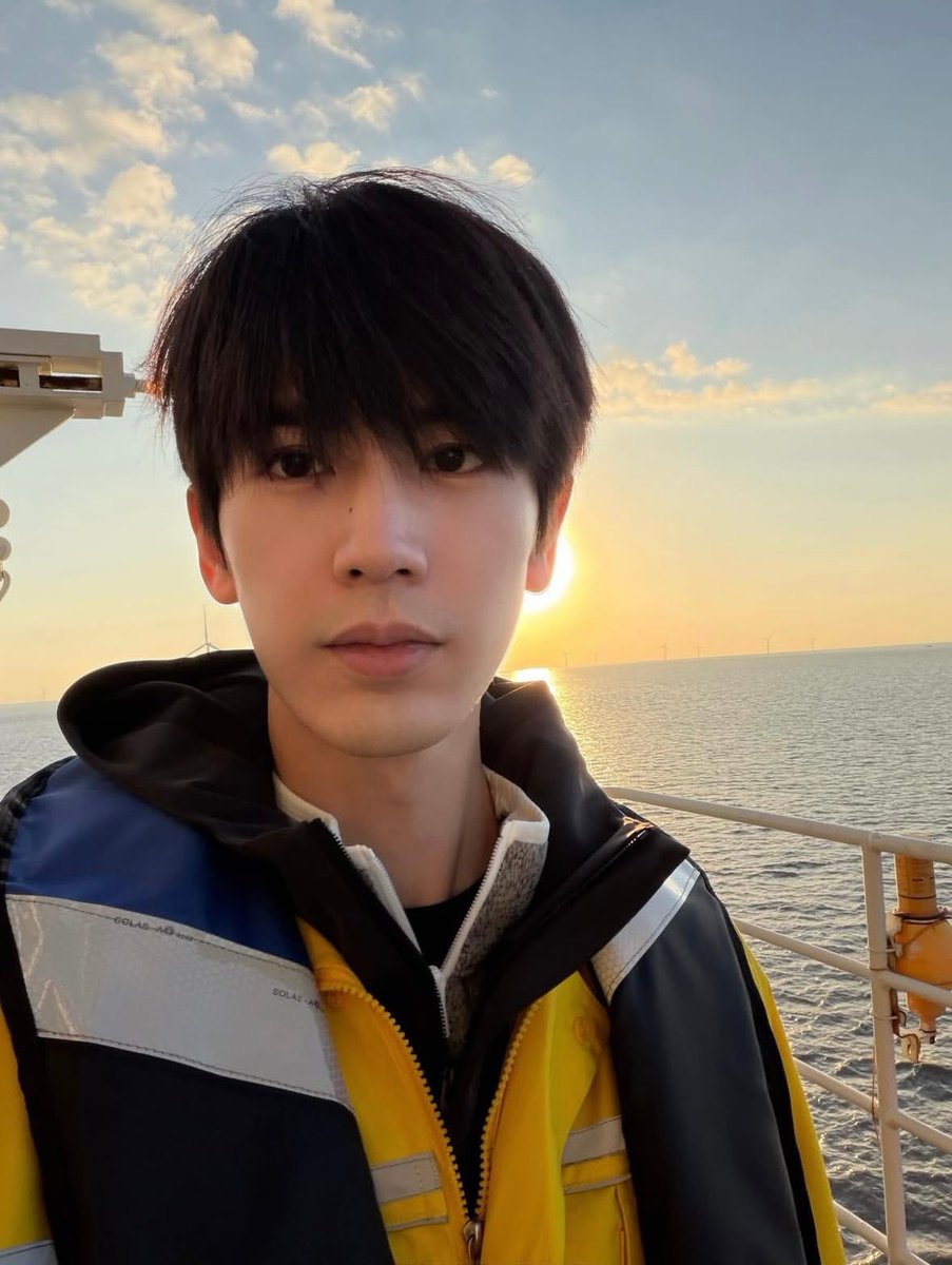 one thing i find heartwarming about this documentary is him living out that “what if” life as an engineer… bcs at some point we all wonder about the paths we didn’t take and sadly most of us just never get to try them. well unless you’re bold enough to switch careers ofc.