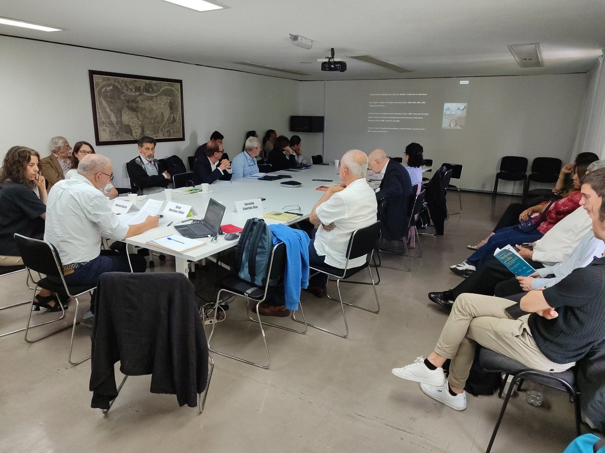 lluis_cv's tweet photo. En pocas horas iniciamos la segunda jornada del congreso de Medicina y exilio republicano en @UNAM_Historicas (@UNAM_Historicas), después de una primera con ponencias interesantísimas, mesas muy coherentes y debate crítico. ¡Les esperamos! https://t.co/tUNlcPxlK6