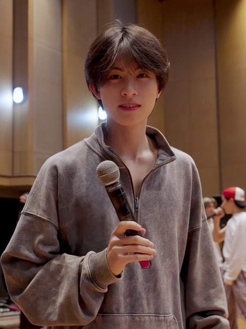 Chachasha8's tweet photo. คิดถึงน้องนักร้อง https://t.co/7XAXXqKbJ7