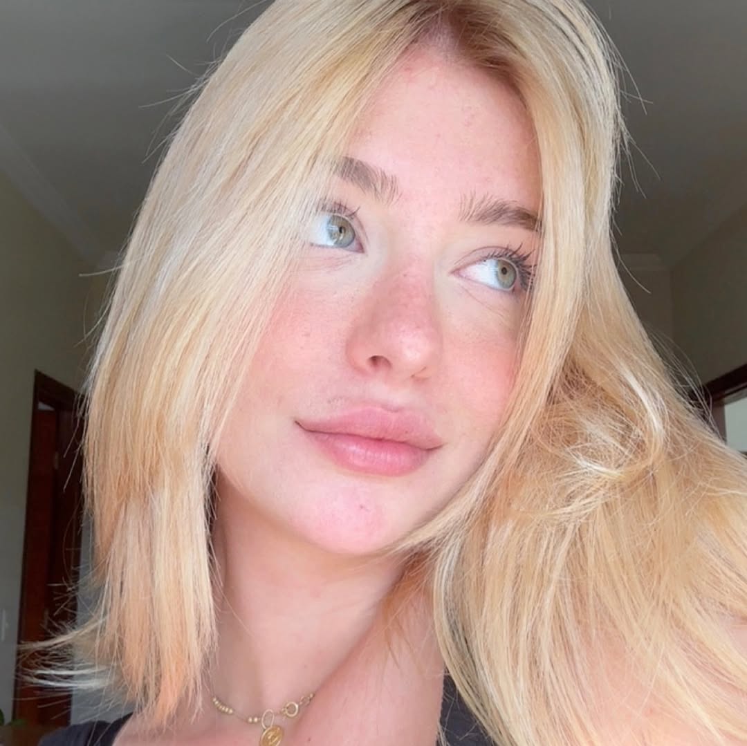 GirlsInFrames tweet media